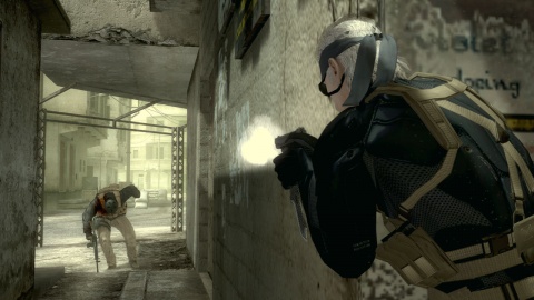 Metal Gear Solid 4 Snake pop out Shot